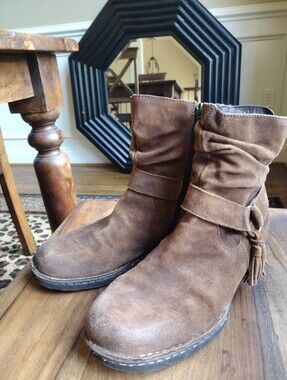 Born Tan Cory Distressed Boots Size 9
